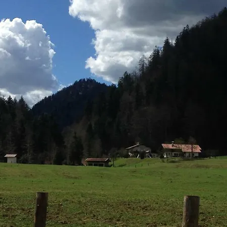 Ferienhütte In Сasa de vacaciones *